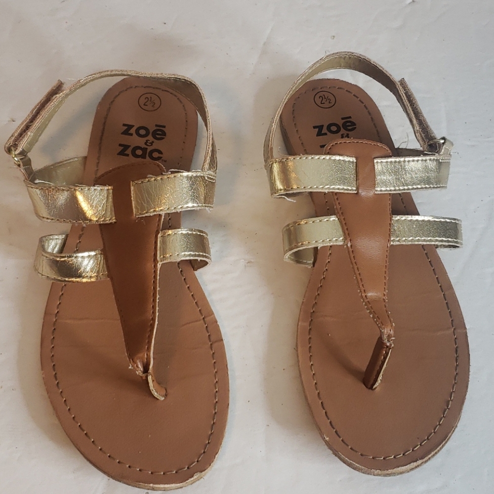 🖤5/$12 Zoe & Zac Gold Thong Sandals Size 2.5